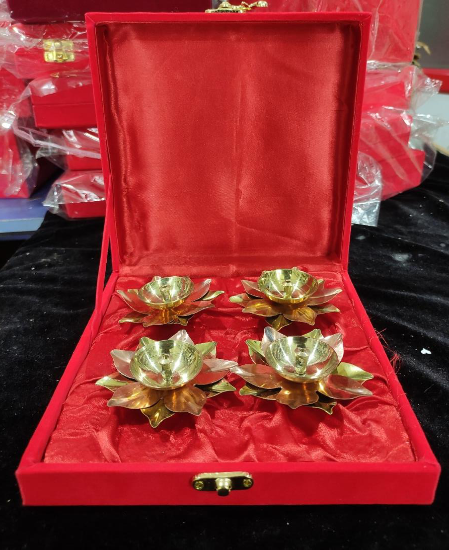 Brass Diya Set (Size: 3 inch Diya)